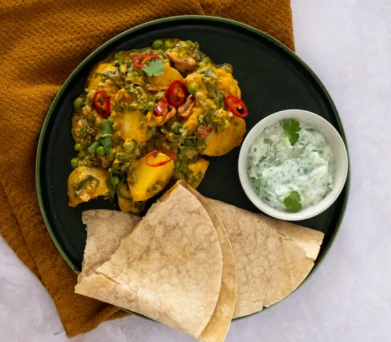 Garlic Chapati with Spinach Curry