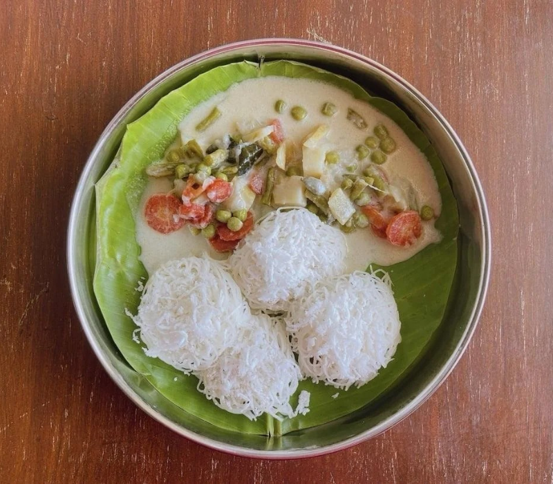 Idiyappam with Vegetable Stew (Millet-based)