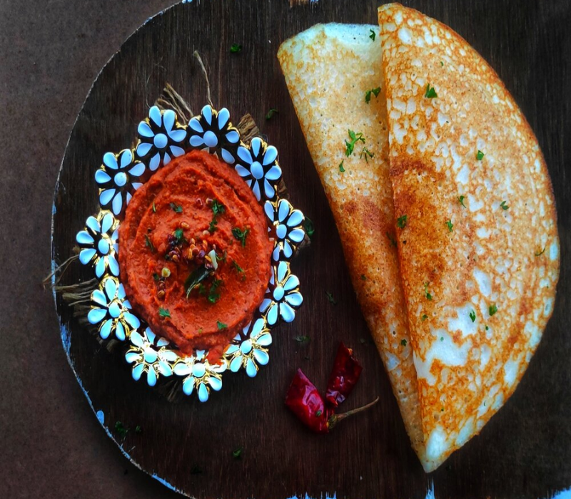 Kollu Dosa with Tomato-Garlic Chutney