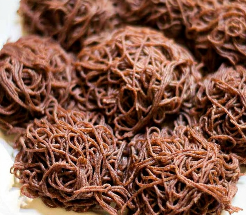 Ragi Idiyappam with Ellu Podi